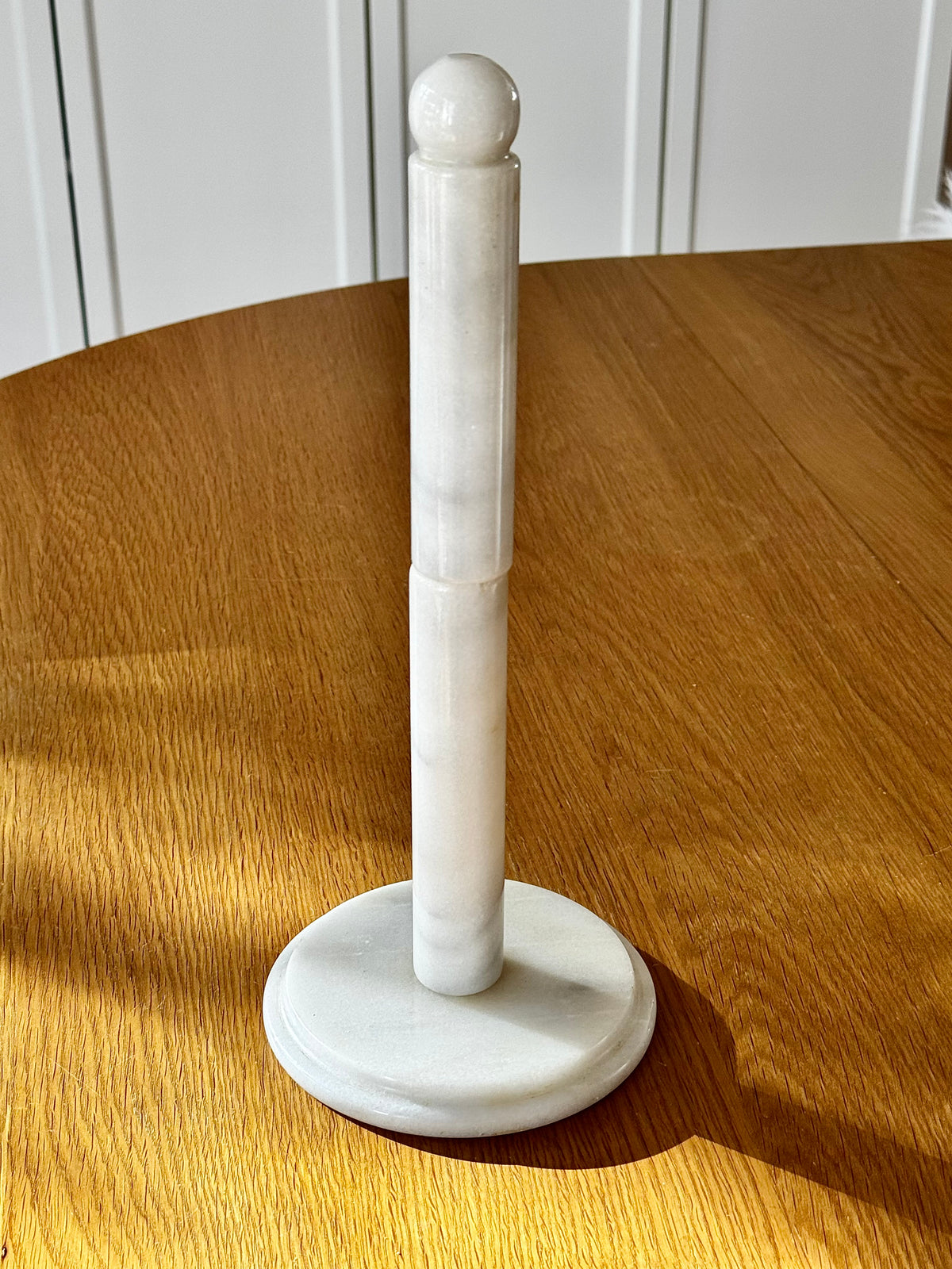 Kølkenrulleholder i marmor