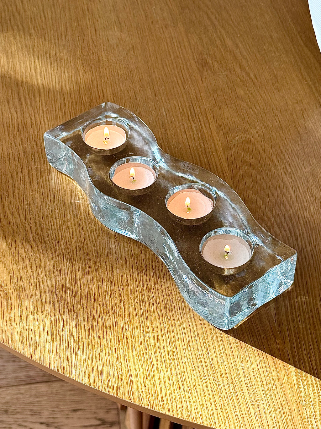 Bølget fyrfadsstage i glas