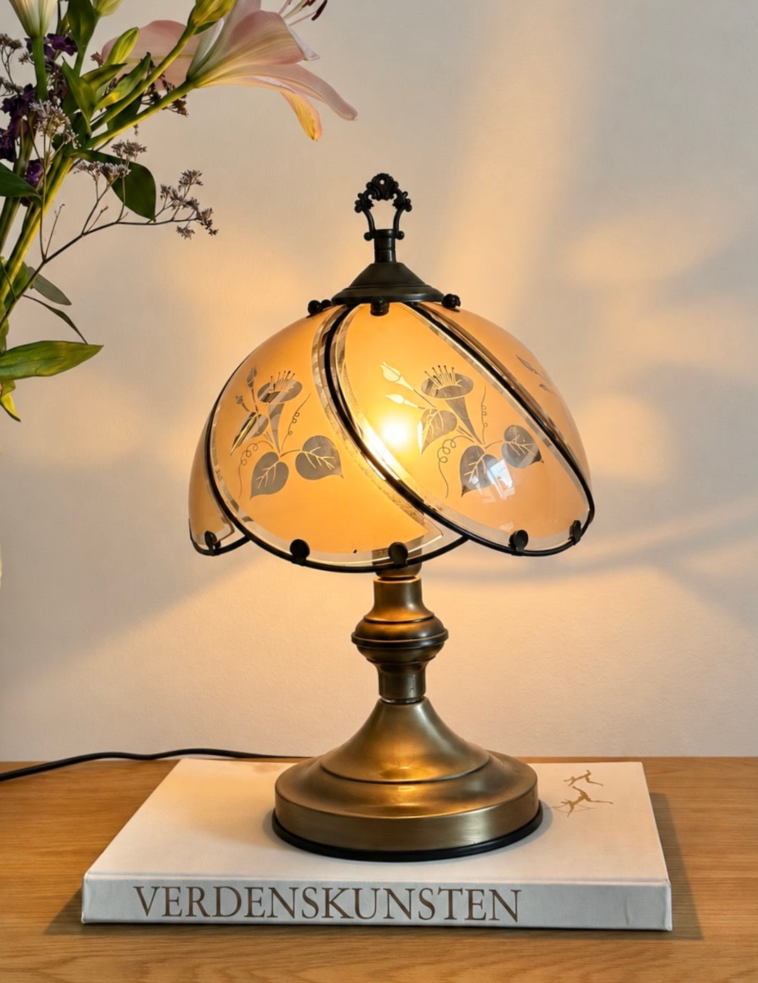 Bordlampe med smukke detaljer