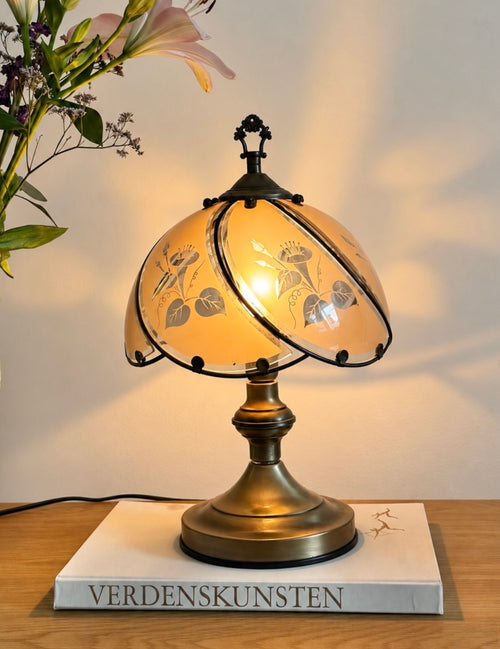 Bordlampe med smukke detaljer