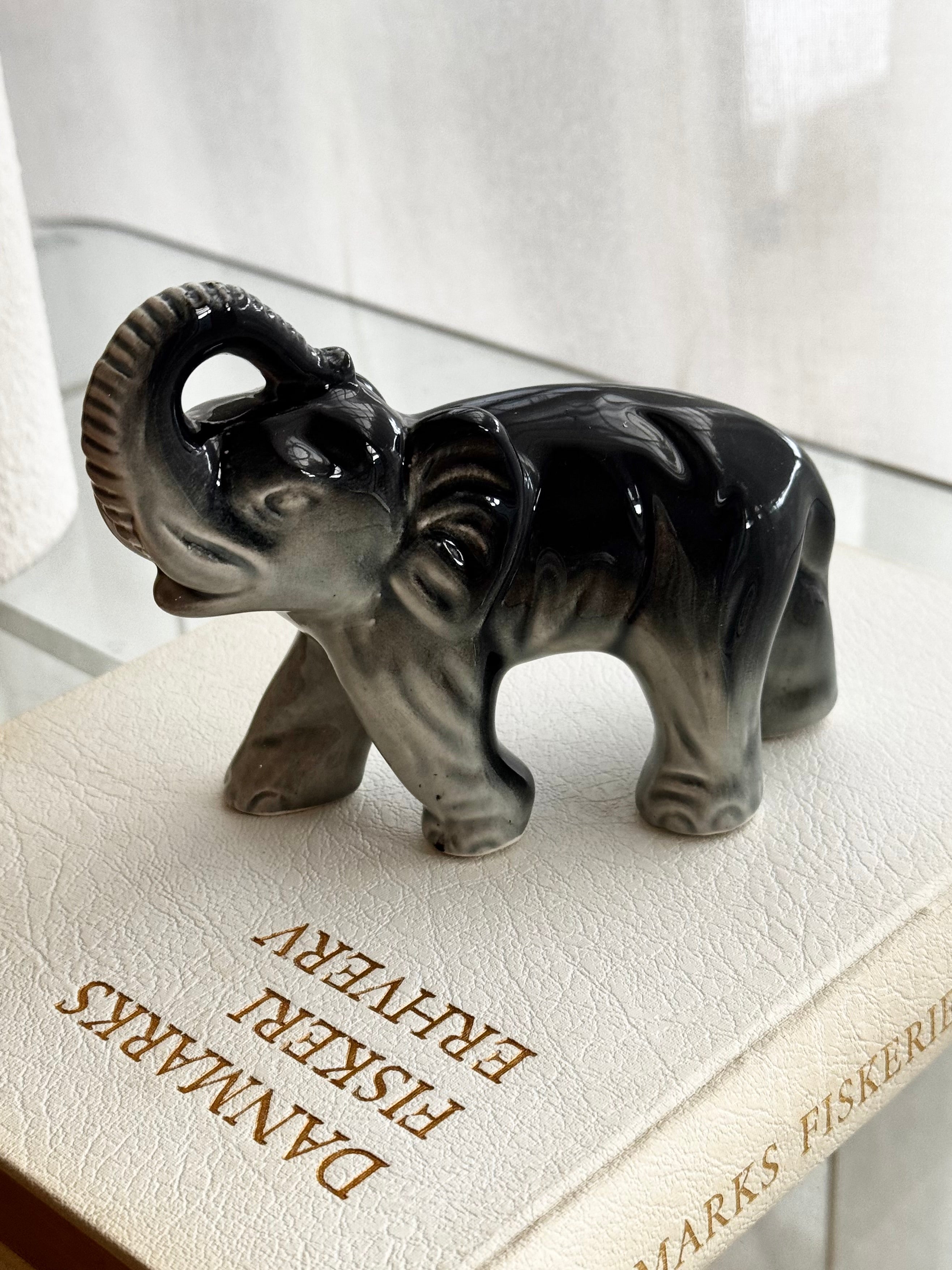 Elefant i porcelæn