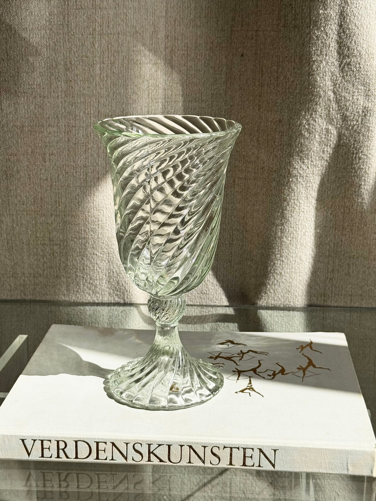 Glasvase i swirl