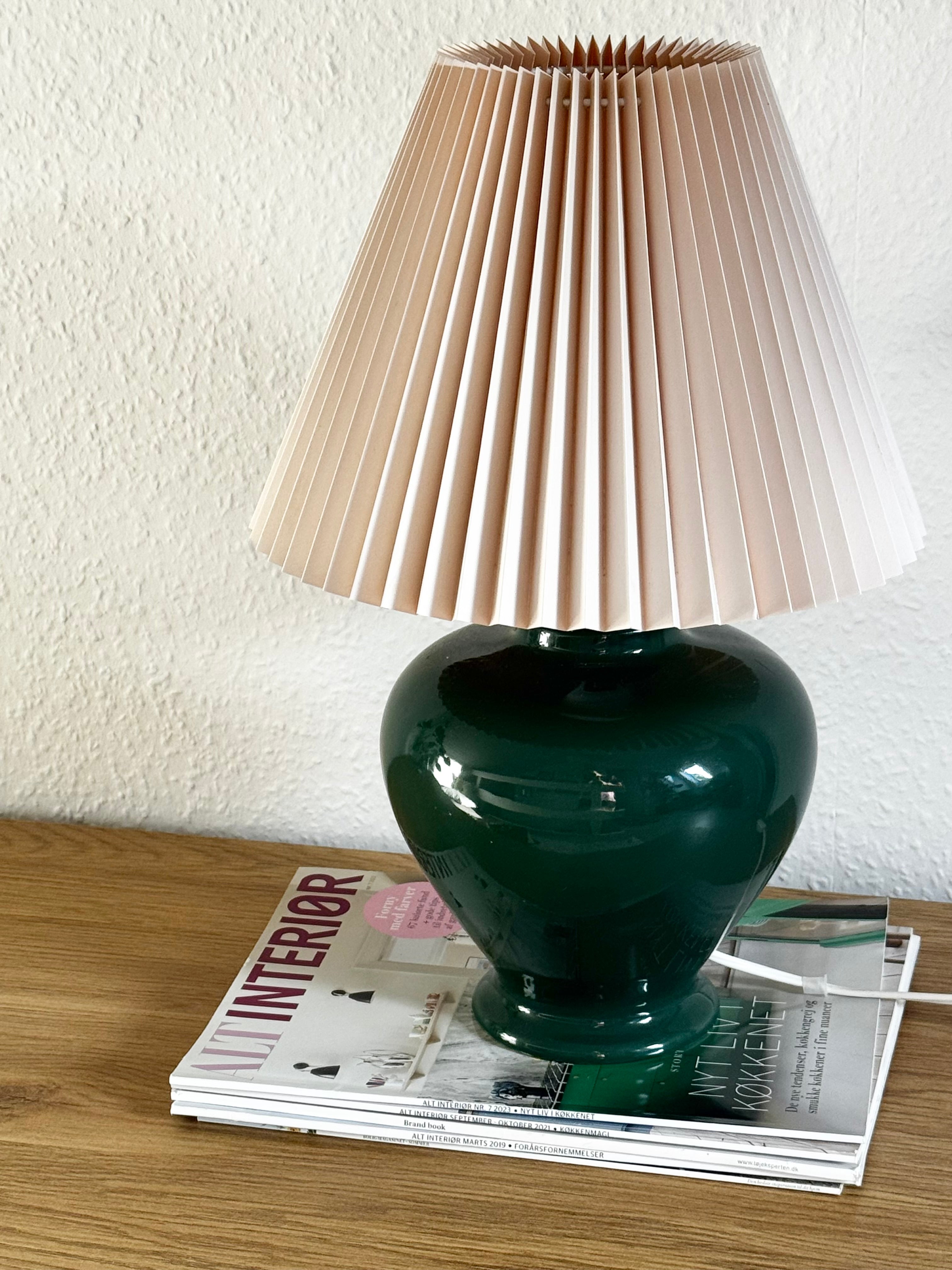 Bordlampe inkl. skærm