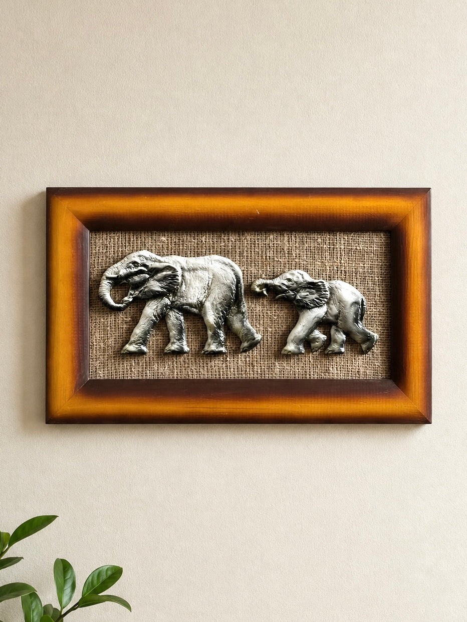 Relief med elefant motiv