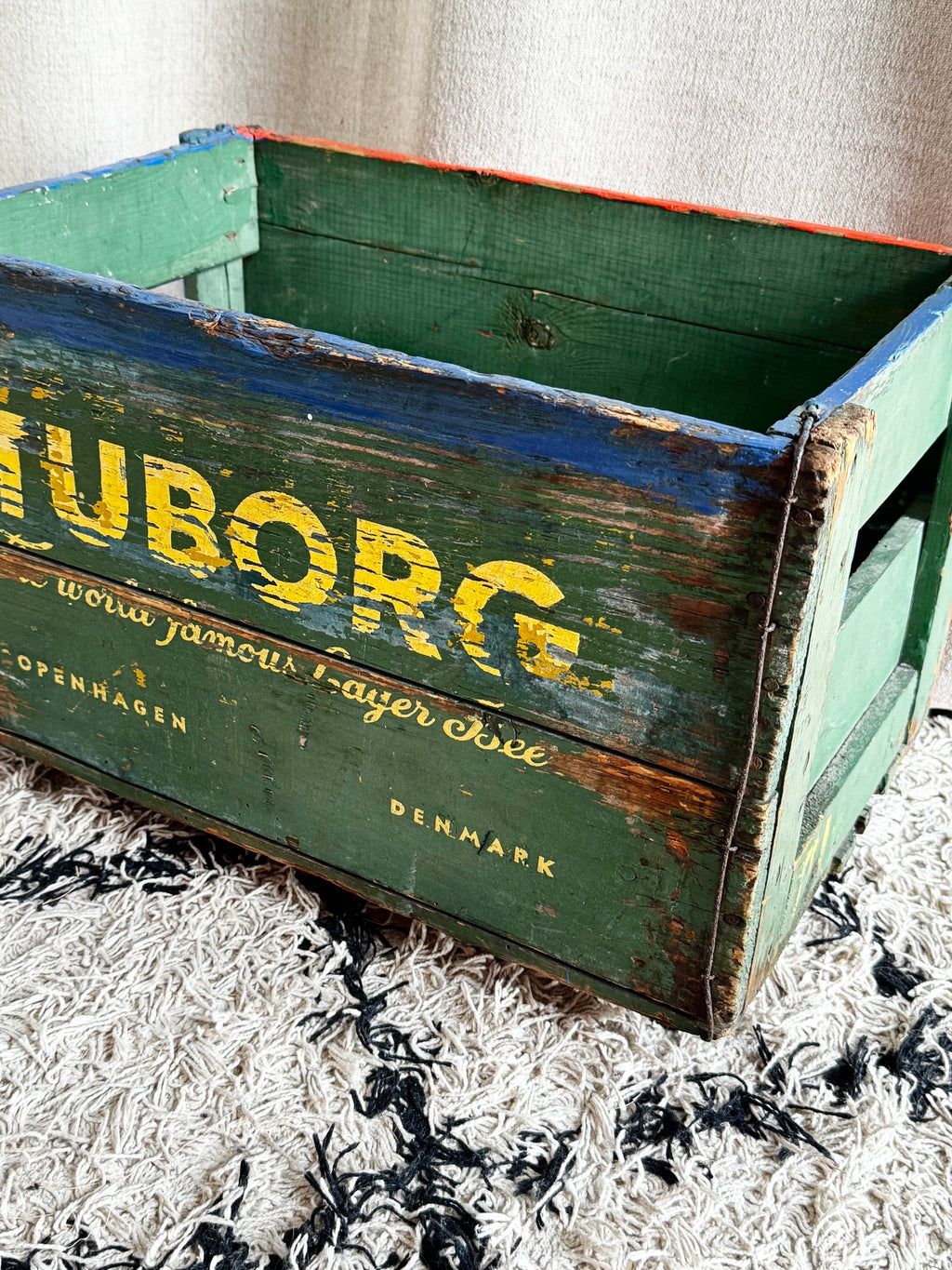 Gammel ølkasse med hjul