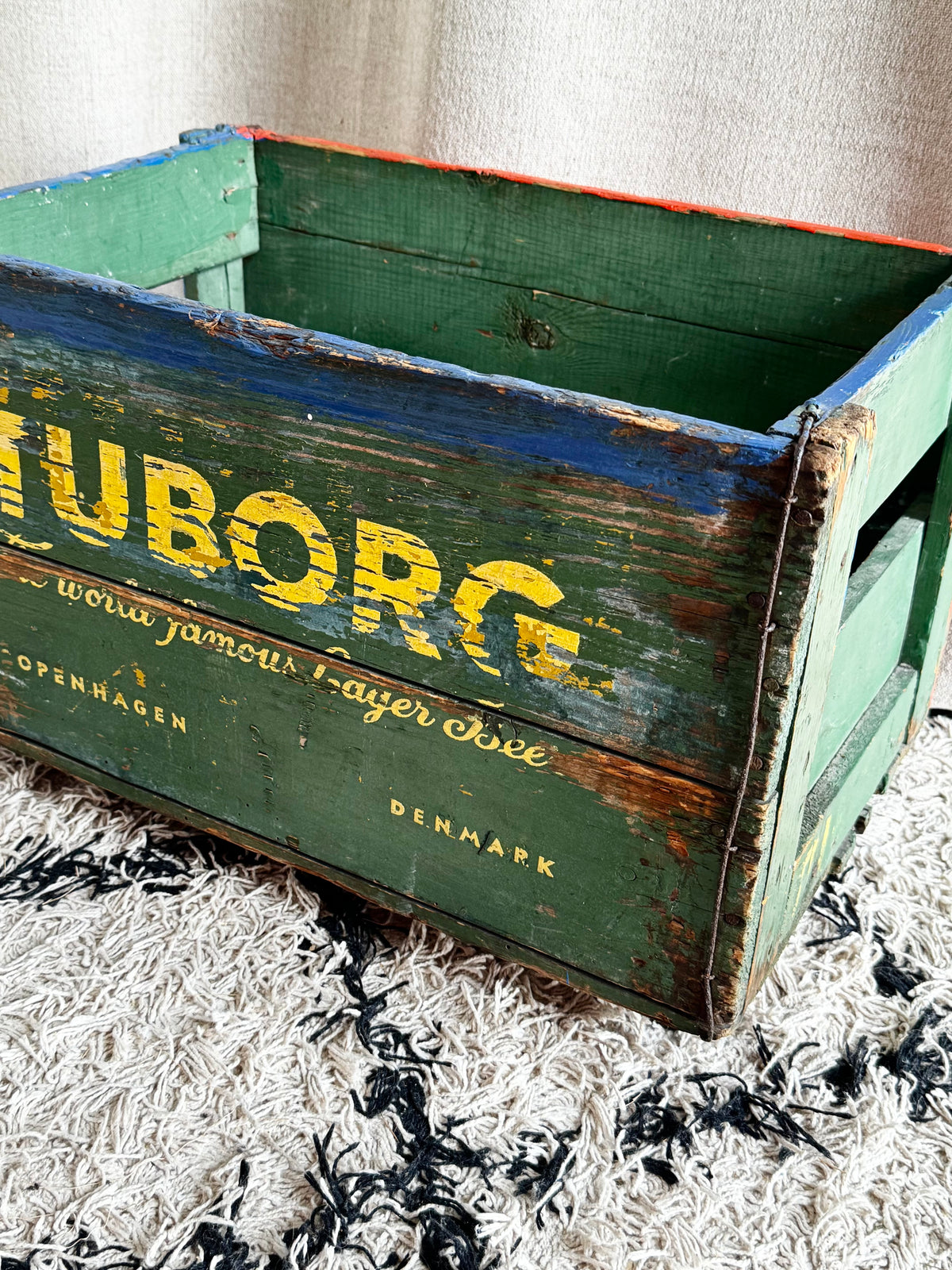 Gammel ølkasse med hjul