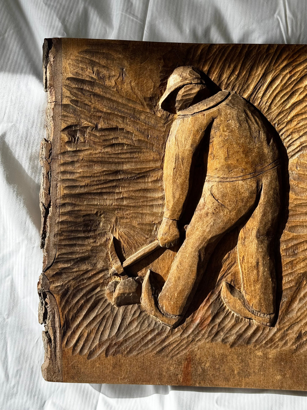 Relief i træ