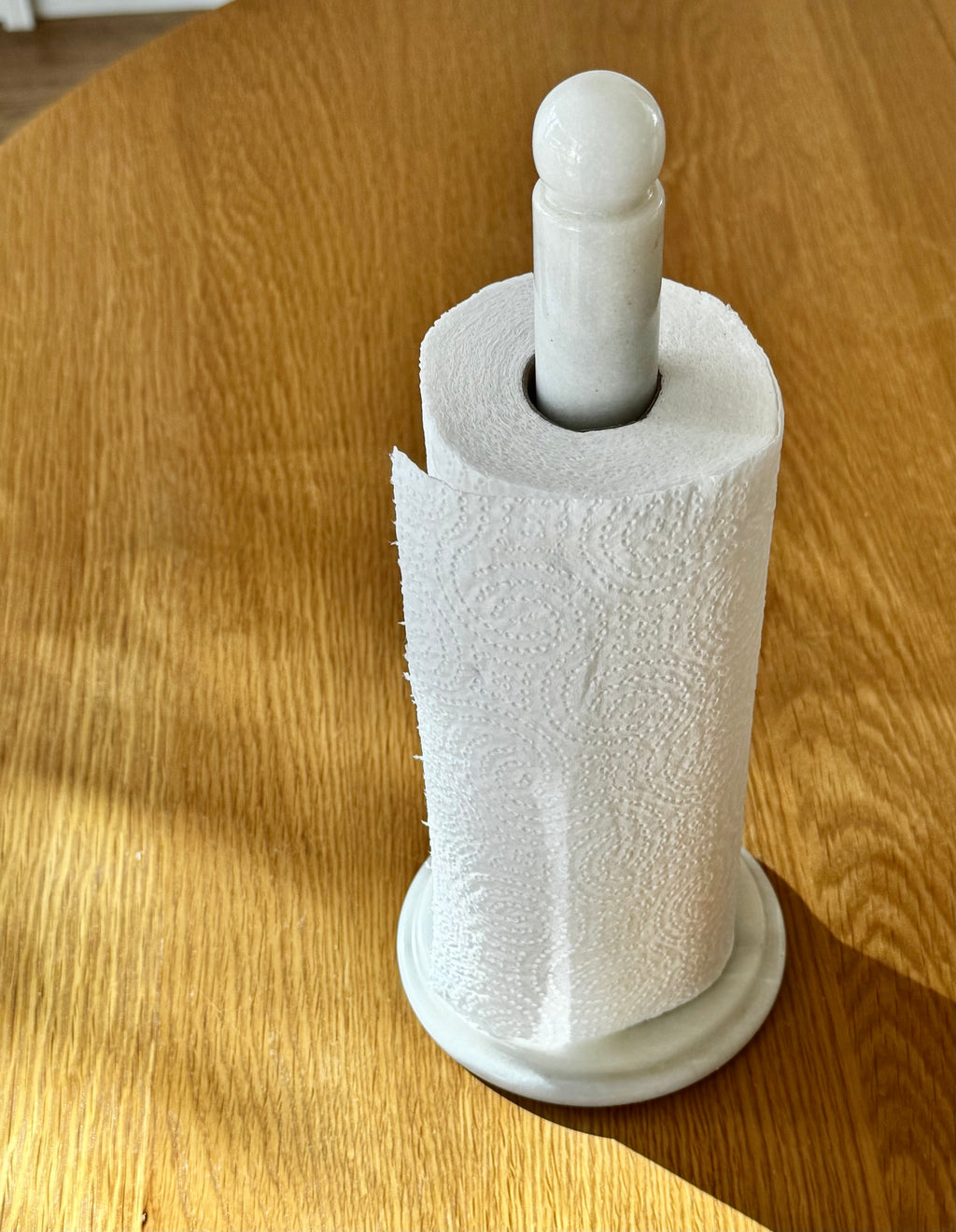 Kølkenrulleholder i marmor