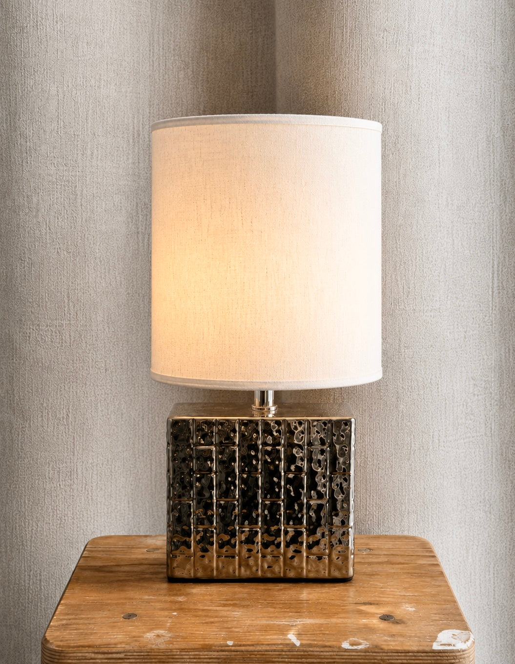 Bordlampe med smuk struktur