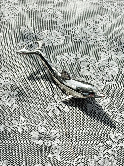Dolphin picker