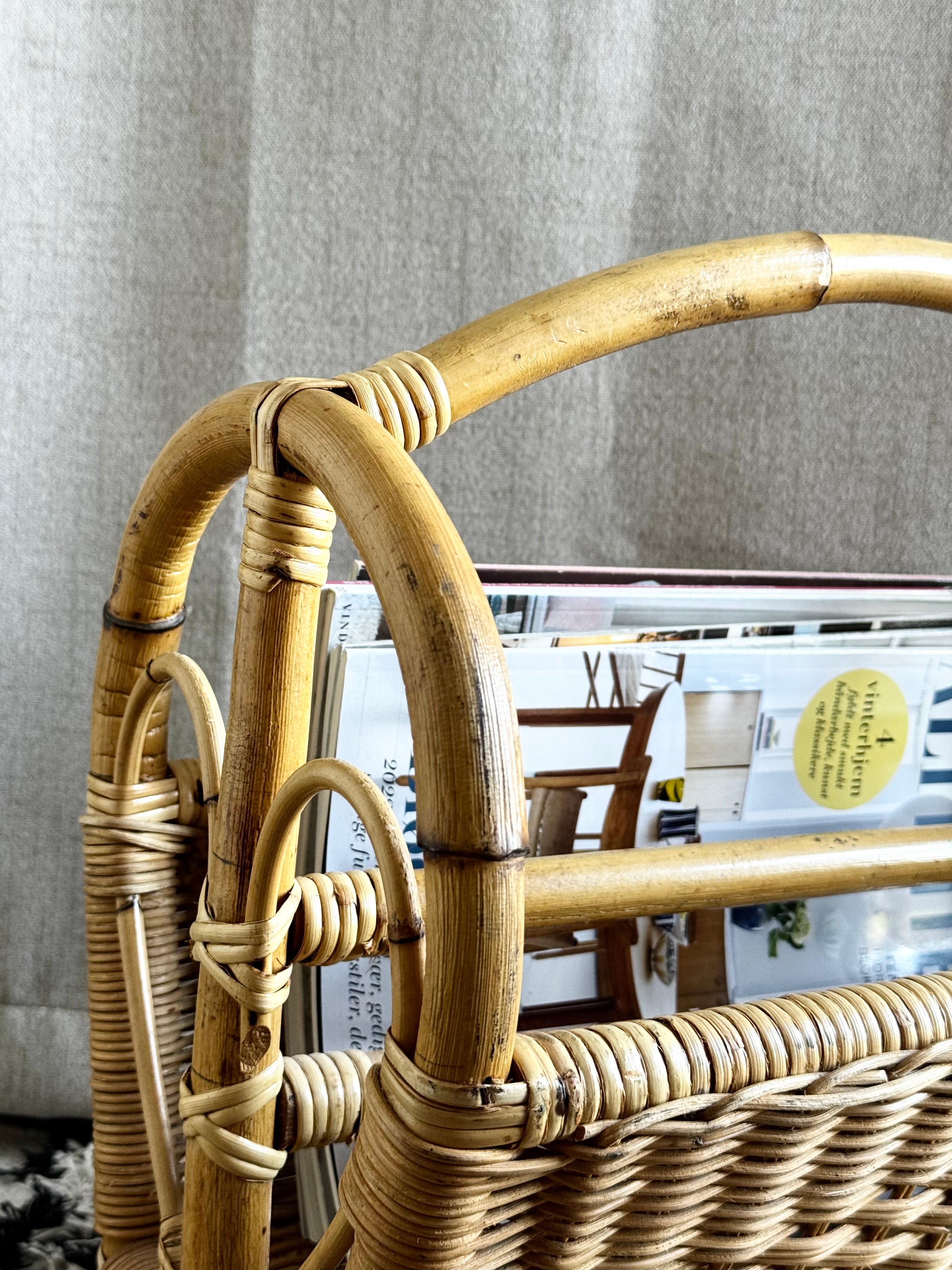 Magasinholder i rattan