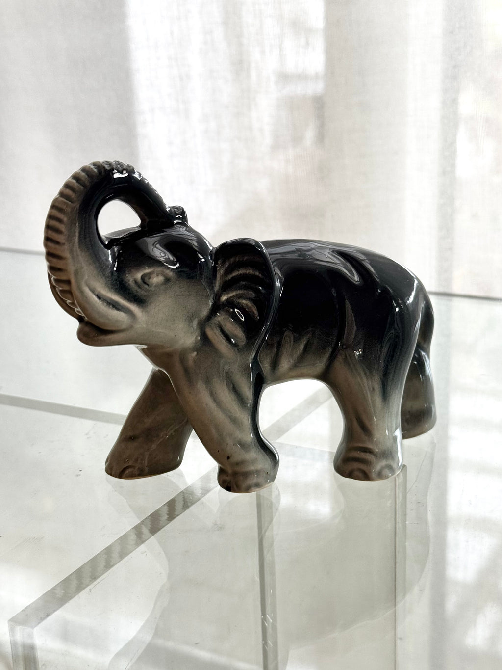 Elefant i porcelæn
