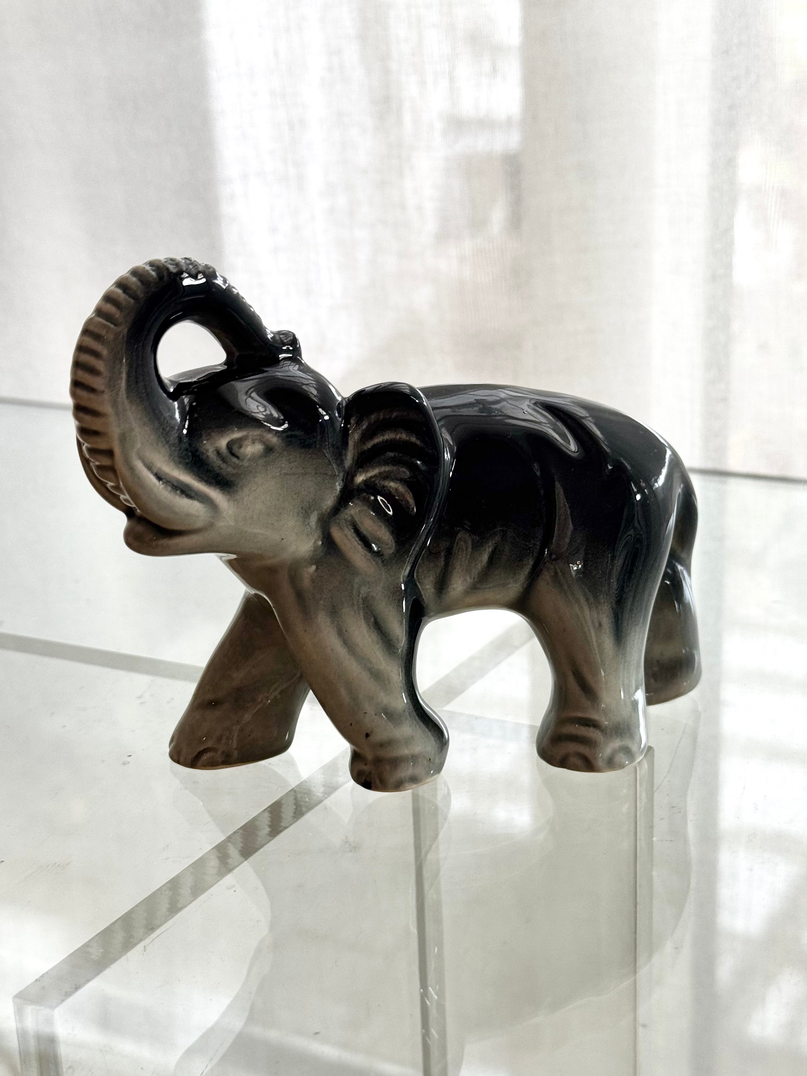 Elefant i porcelæn