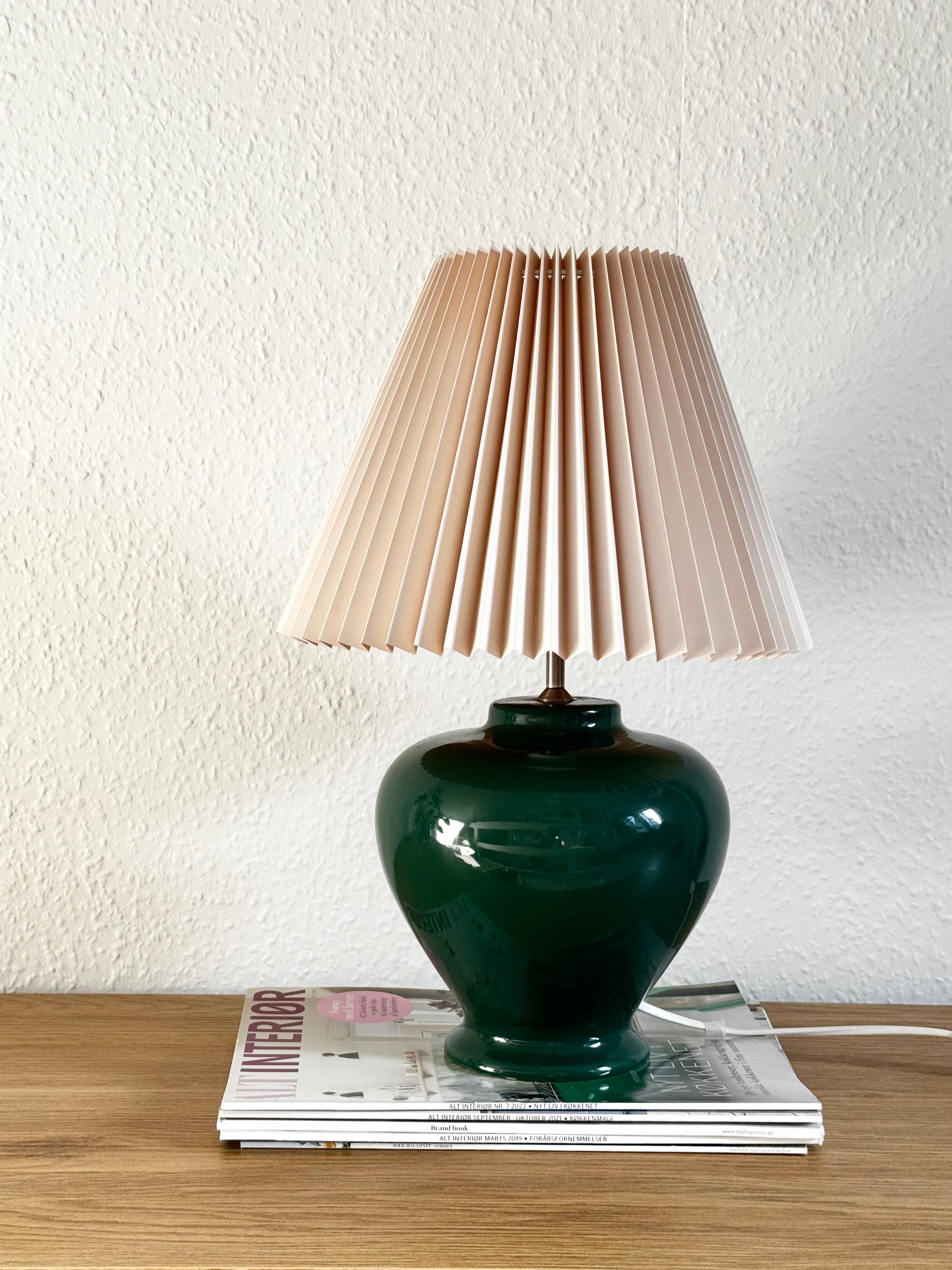 Bordlampe inkl. skærm