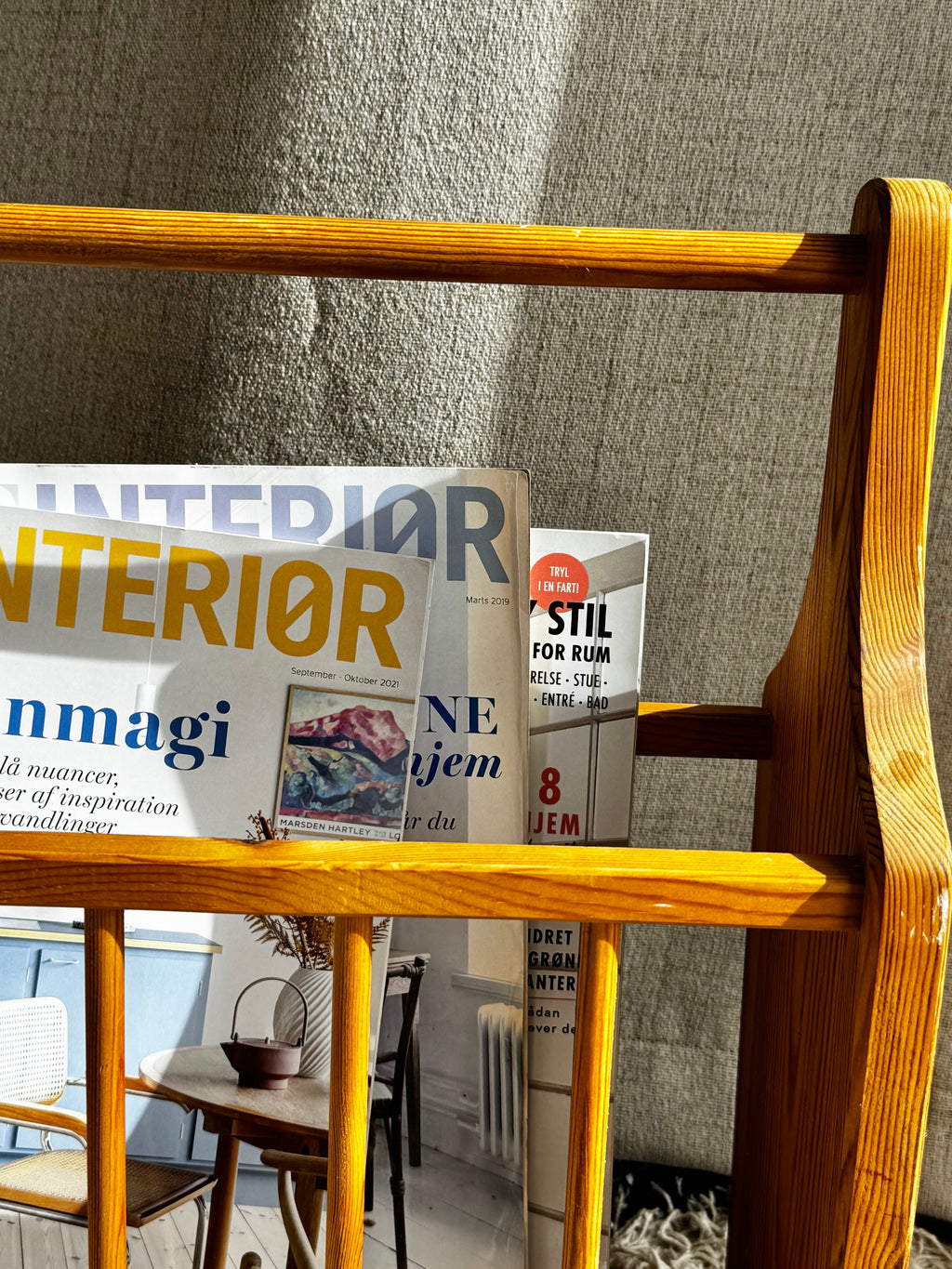 Magasinholder i træ