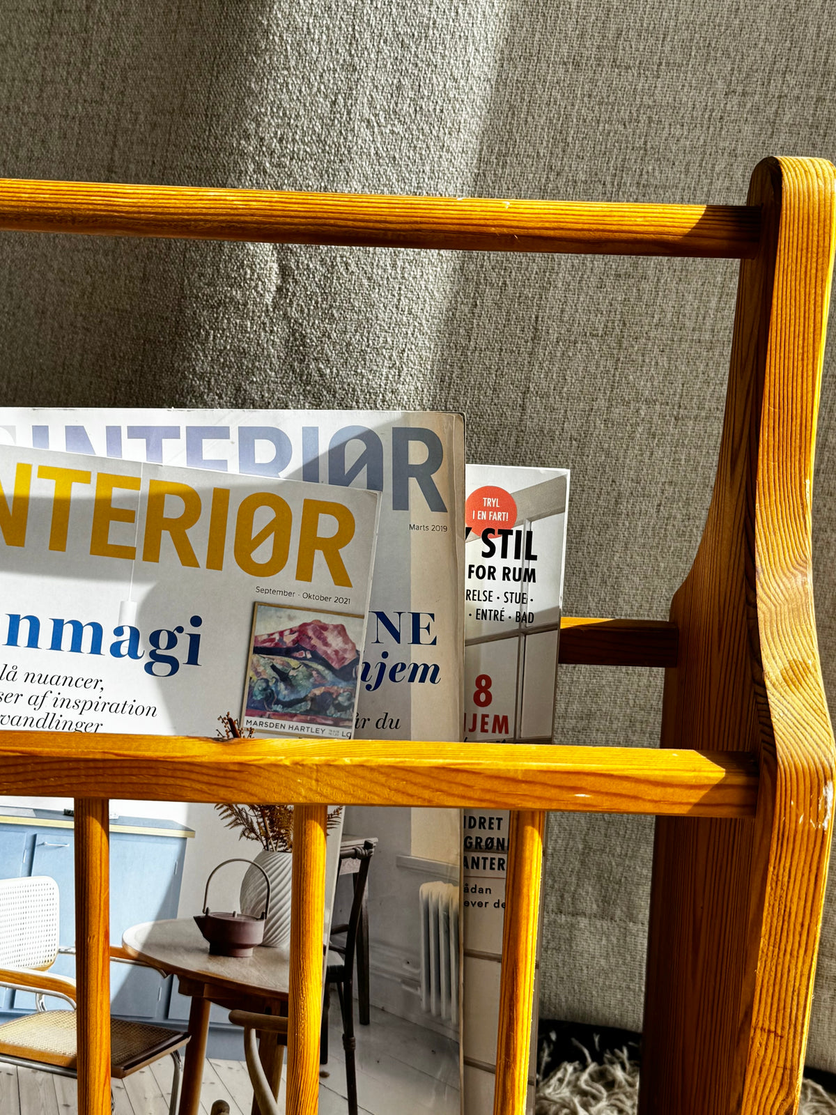 Magasinholder i træ